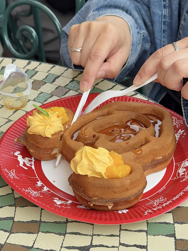 【東京ディズニーランド】ワッフルが自慢のアメリカンカフェ