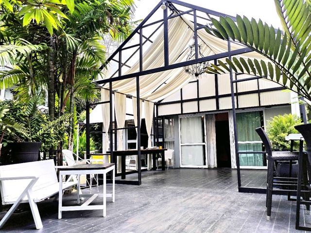 Zantiis Ndol Villas