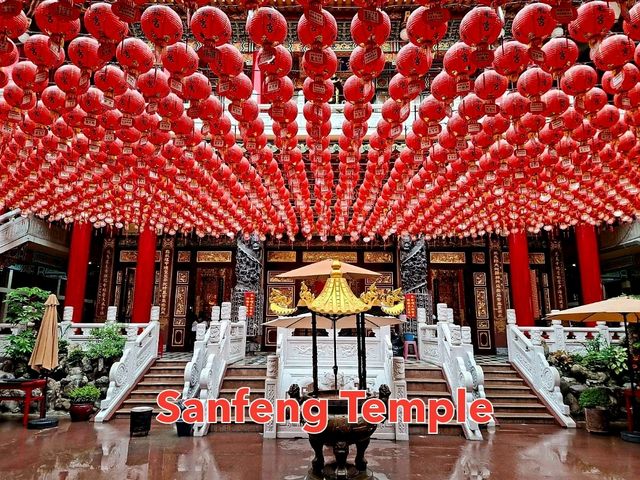 สีแดงแรงฤทธิ์ Sanfeng Temple✨️