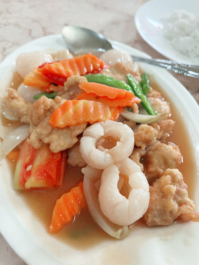 Restaurant HongKong: A Taste of Traditional Chinese Elegance