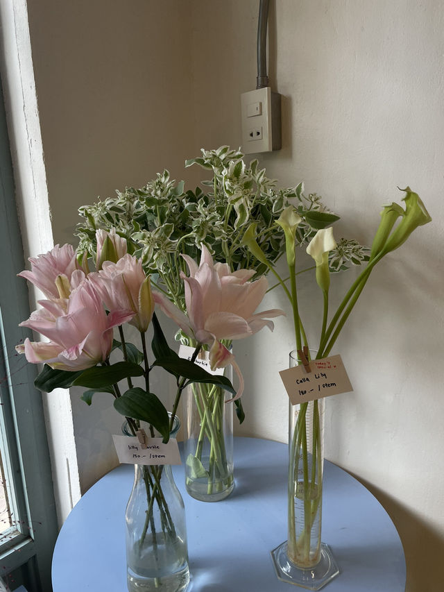 ☕️ Flowers in the Mist Cafe (ปากคลองตลาด)
