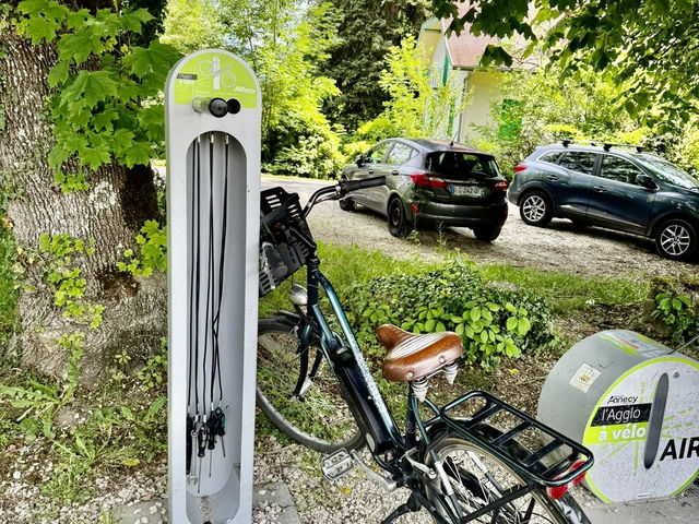 騎電動腳踏車環安錫湖繞ㄧ圈