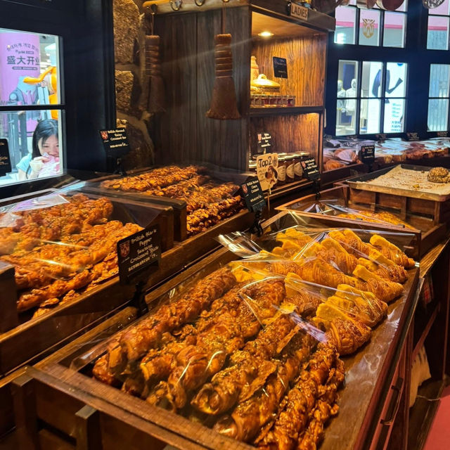AMAM LONBAKERY TOWN ร้านขนมเซี่ยงไฮ้