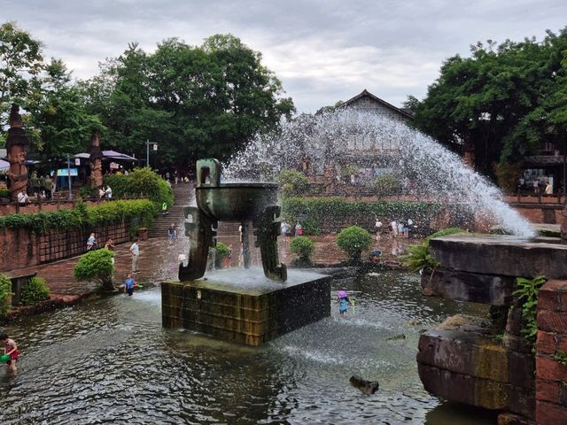 Time Travel, Chengdu Style ⏳🏯 – Huanglongxi Ancient Town