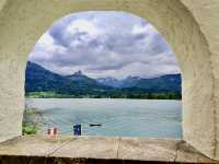 Wandering Through Fairytale Streets – A Summer Stroll in St. Wolfgang