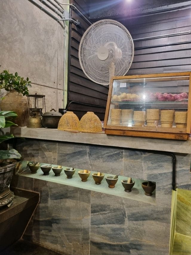 รีวิวร้านอาหาร "อยากยำ" นาราธิวาส