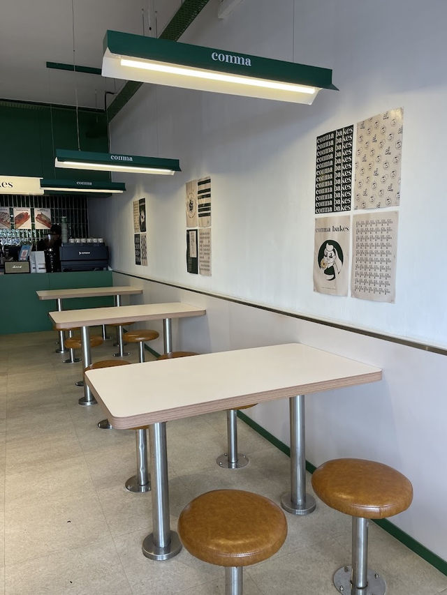 Comma Bakes, Retro Charm Meets Sweet Indulgence in Desaru