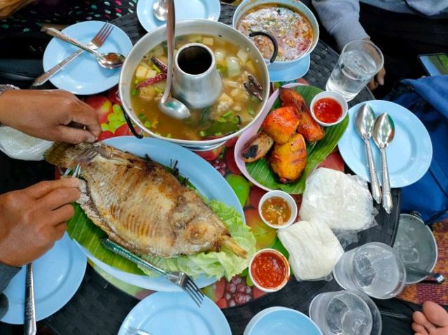 🌿 แซ่บกลางลำธาร📍น้ำเหนือนั่งเล่น ม่อนแจ่ม