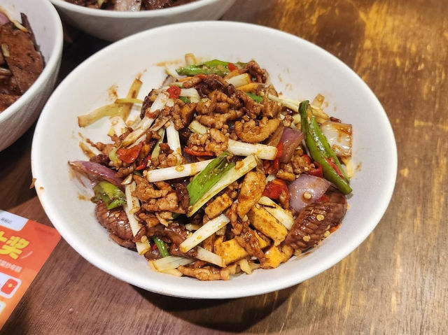 ร้านบะหมี่ตับซุนยู่จี้, เซี่ยงไฮ้ ร้านบะหมี่ตับซุนยู่จี้, เซี่ยงไฮ้