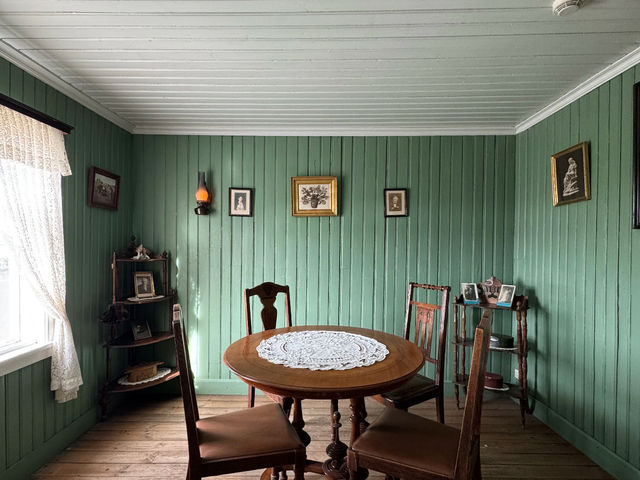 Arbaer Open Air Museum: Stepping Back in Time to Viking Iceland! 🇮🇸🏡