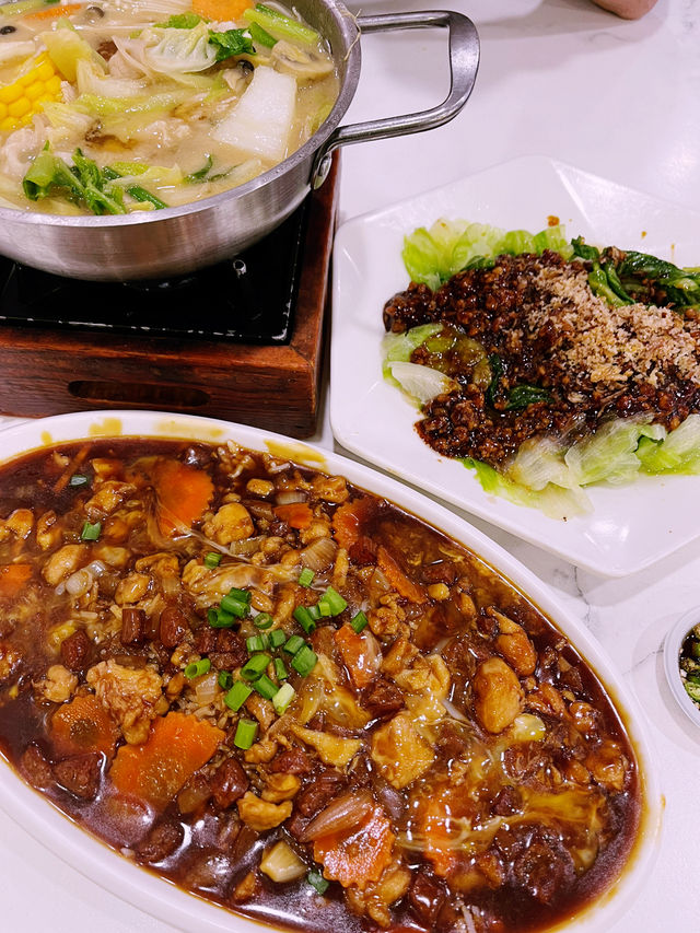 QHouse Bandar Menjalara: A Go-To Spot for Local Chinese Comfort Food