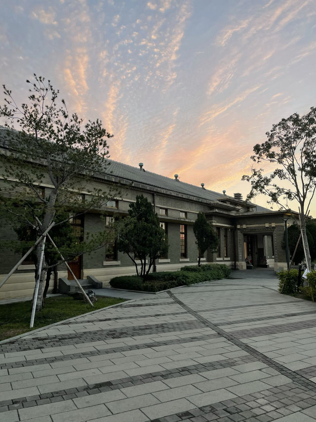 ｜台灣｜台中帝國製糖廠台中營業所+湧泉公園-舊時光與綠意的完美交織