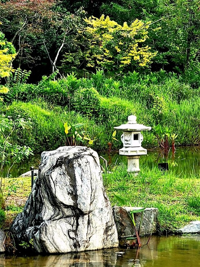 The impressive awe-inspiring Reflection Pond