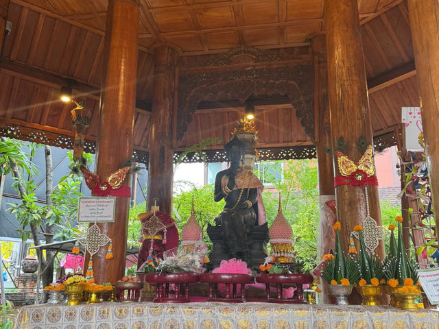 My Hidden Gem in Chiang Mai: Wat Lok Moli, a Tranquil Ancient Temple! 🇹🇭✨