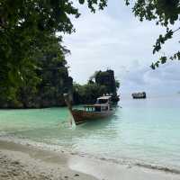 เกาะห้อง กระบี่ ทะเลไทยที่สวยไม่แพ้ชาติใดในโลก 🏝️
