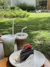 คาเฟ่ Feel At Ease กาญจนบุรี