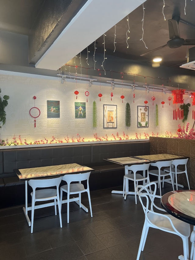 W&L Restaurant Cafe Melaka, A Sarawakian Culinary Gem with Heart