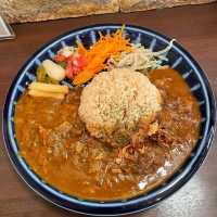Iridescent CURRY dining room