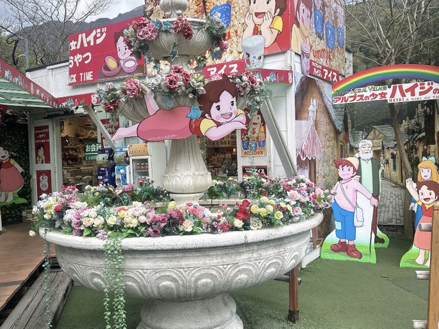 Yufuin: A Fairytale Town Worth the Crowds! 🌸🏞️