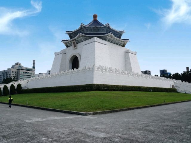 🏛️ : Chiang Kai-shek Memorial Hall เที่ยวไต้หวัน