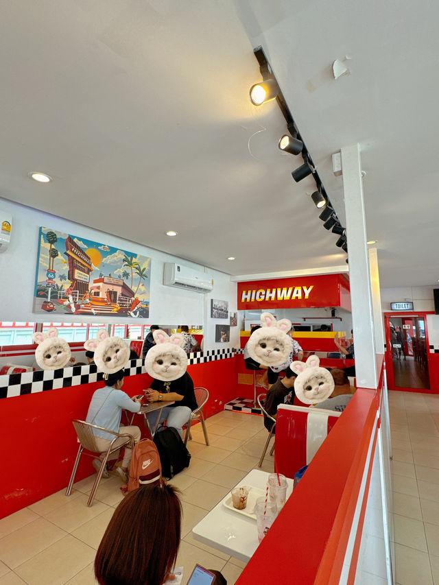 Highway Cafe สไตล์อเมริกันสุดชิค บางแสน 🫶🏻