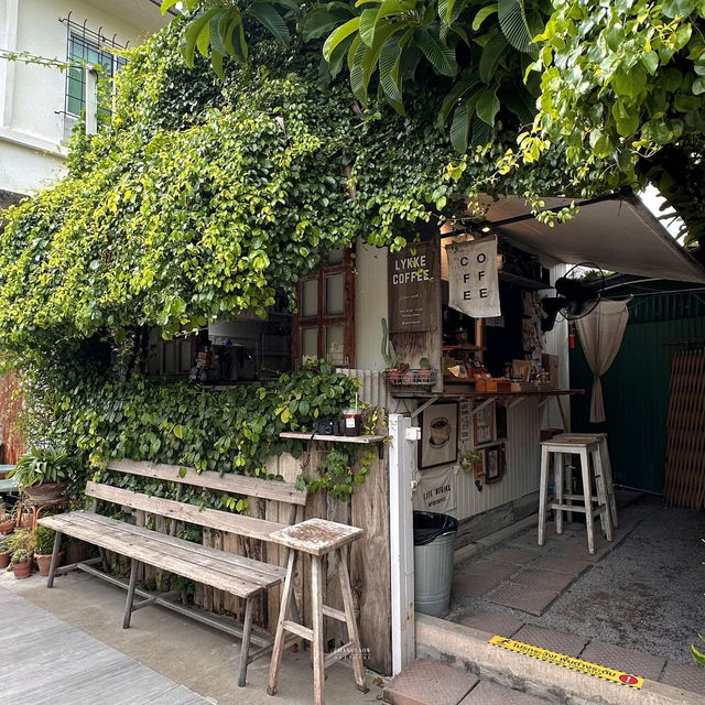   Lykke Coffee (ลุกกะคอฟฟี่)