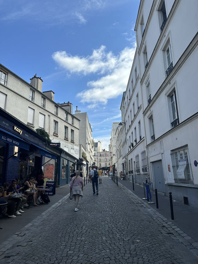 🎨芸術家たちの丘・モンマルトルで、パリの“絵になる時間”を。🇫🇷🖌️
