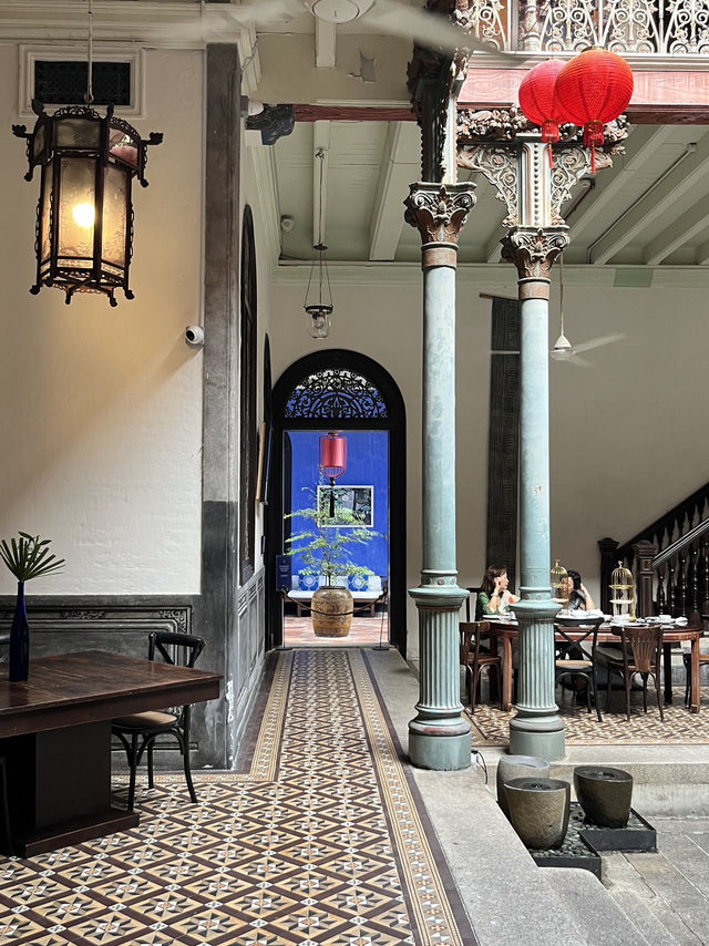 💙 Penang’s Blue Legend — The Jaw‑Dropping Cheong Fatt Tze Mansion
