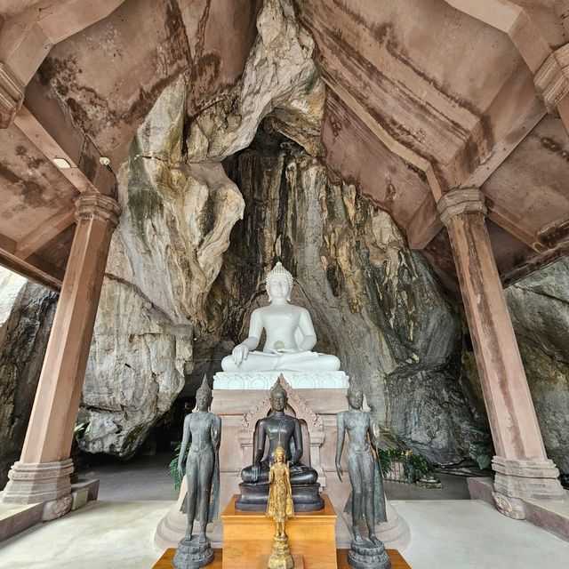 วัดเขาวง (ถ้ำนารายณ์) 