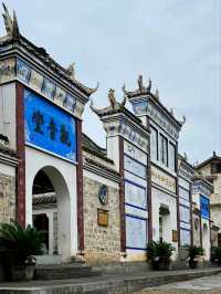 River Bends and Chill Streets in Zhenyuan Ancient Town