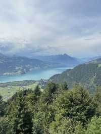 🚞絶景の旅の玄関口 ― インターラーケンで始まるアルプスの冒険