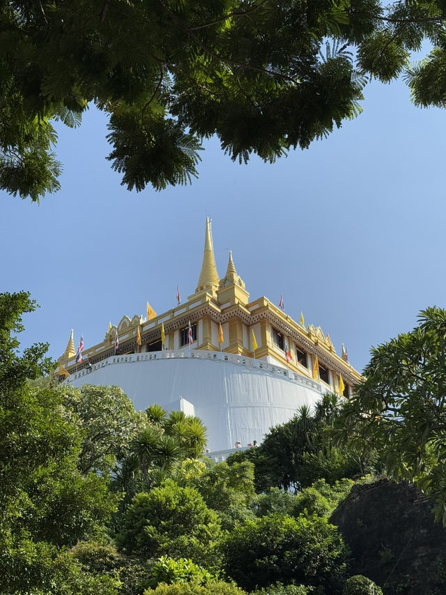 วัดสระเกศ: ความสงบกลางเมืองและวิวทิวทัศน์ 360 องศา