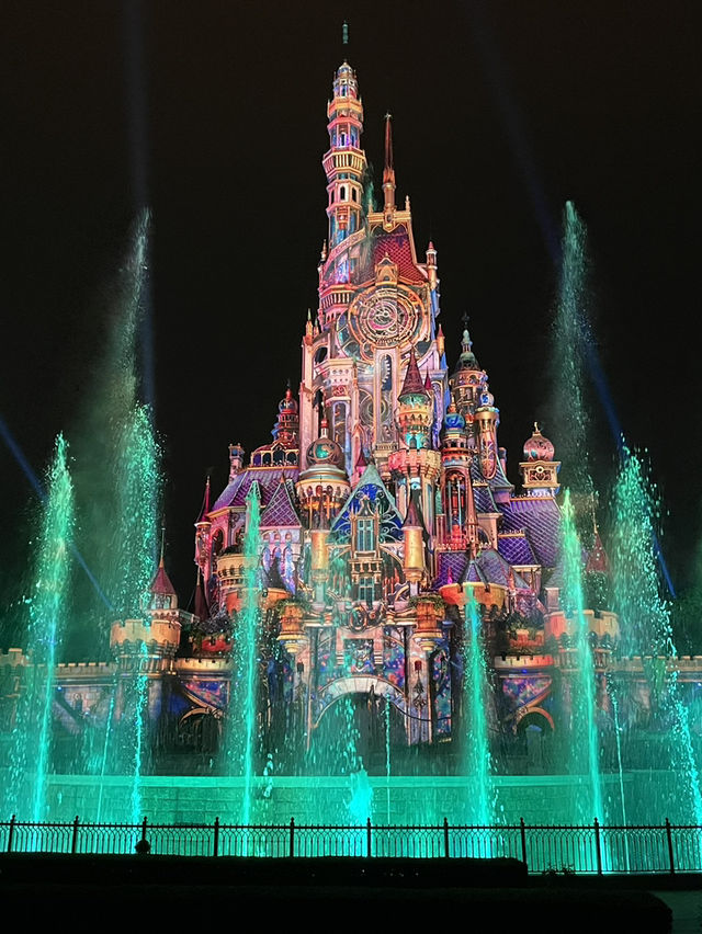 【香港ディズニー】夜のプロジェクションマッピング★モーメンタス