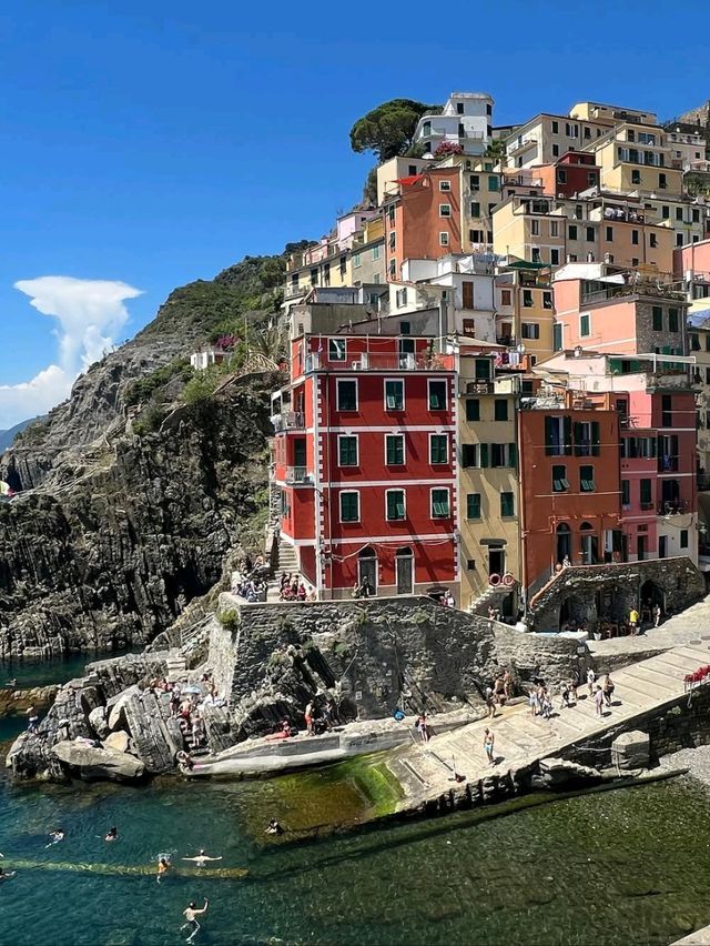 Colorful Dreams and Coastal Vibes in Cinque Terre