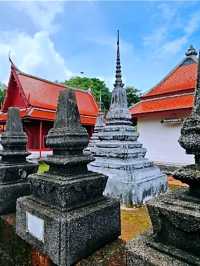 กราบไหว้สิ่งศักดิ์สิทธิ์ที่วัดบุปผารามกันไหม
