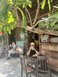 Tiem Caphe Saigon: A Retro Flashback