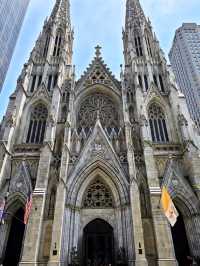 A Sacred Gem Amid Skyscrapers: St. Patrick’s Cathedral, NYC ⛪✨