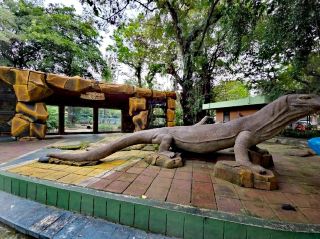 수라바야 동물원