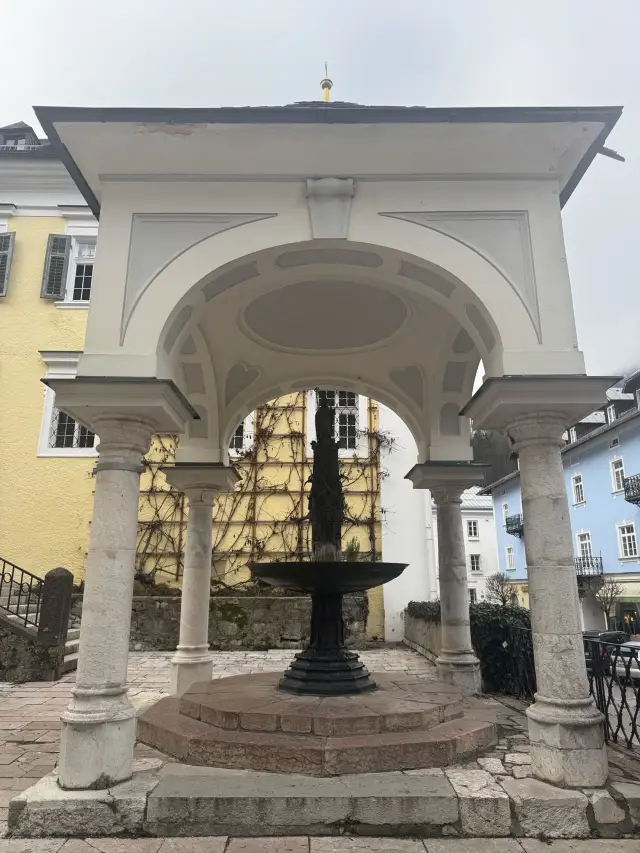 St. Gilgen, a tranquil melody over the winter lake