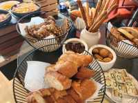 Solid Stay Near the Yu Garden and More