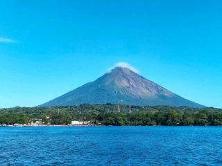 Island Adventures and Volcano Views on Isla de Ometepe