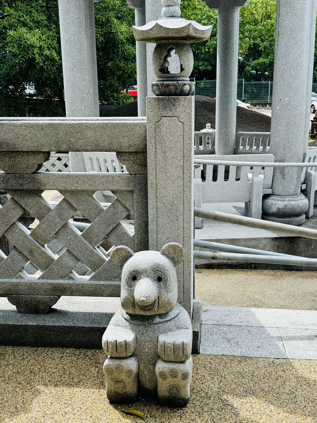 The Guardians of Kek Lok Si