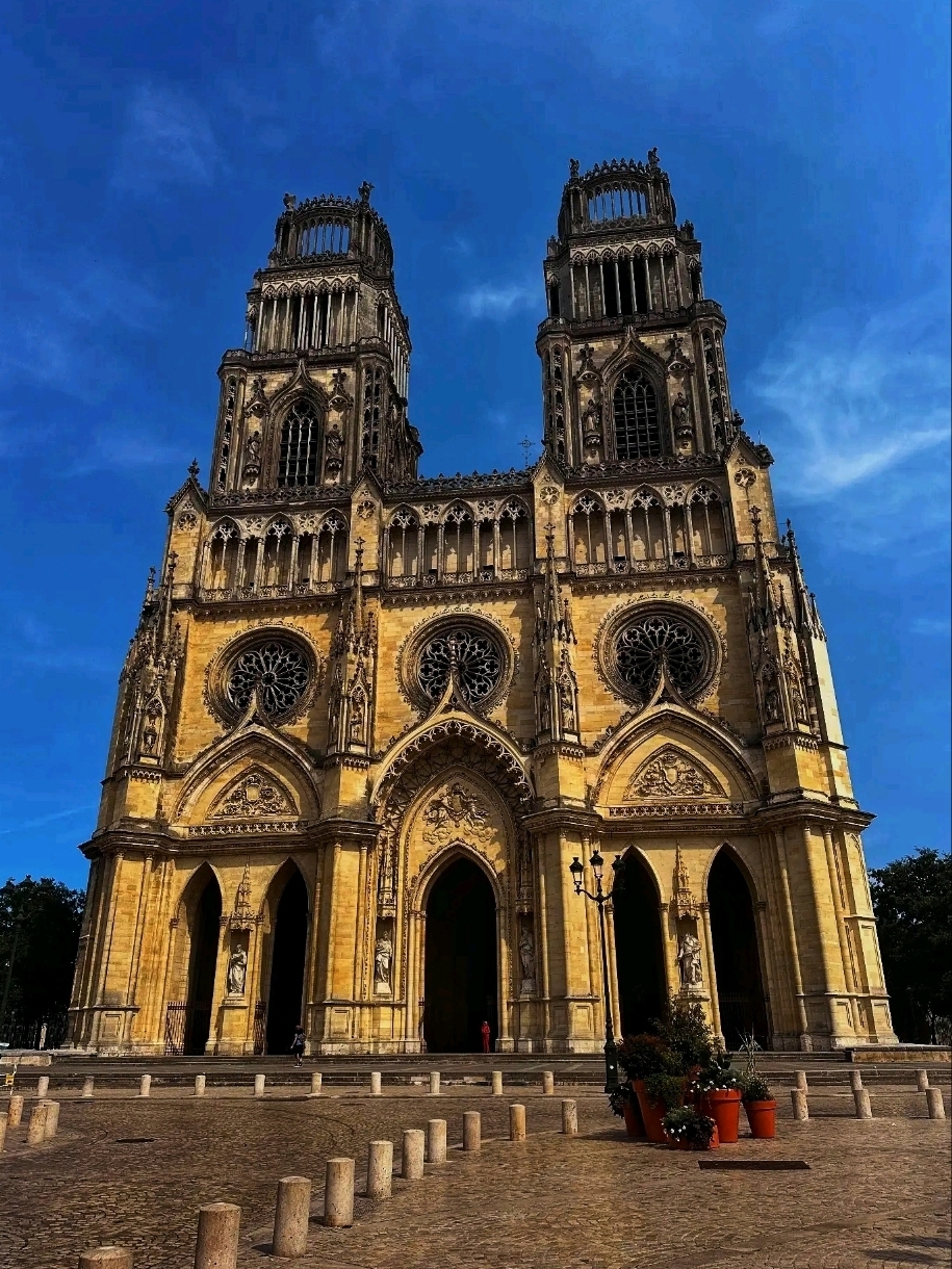 Temukan Pesona Orléans – Permata di Tepi Sungai Loire