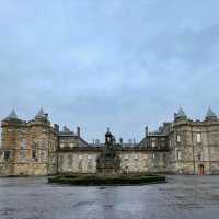 I really enjoyed this experience, even more than Edinburgh Castle. It's much less crowded