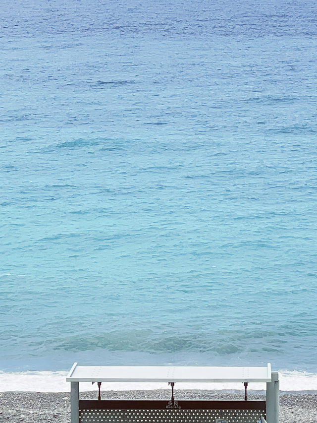 🌊 Tairan Coastline: Where Azure Skies Meet Endless Blue! ☁️