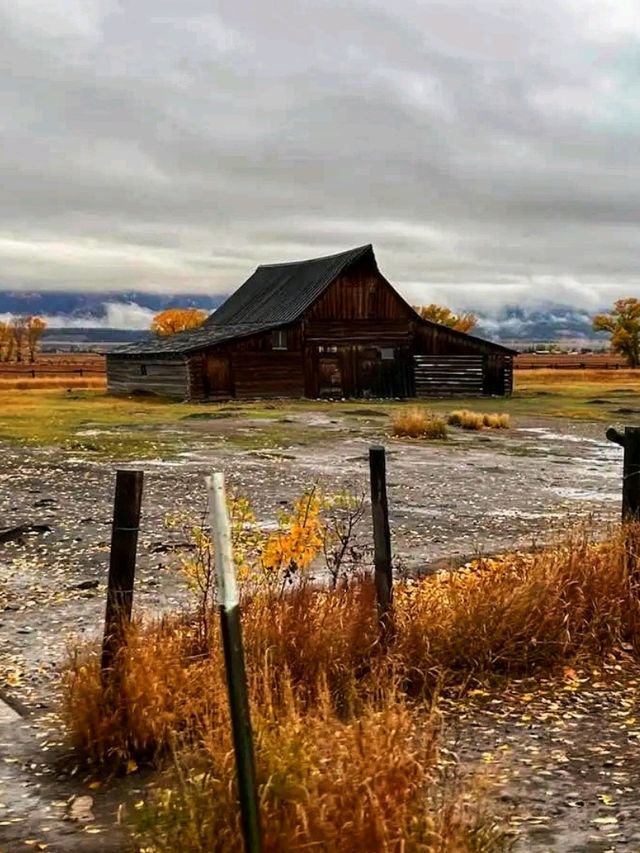 🏔️ Grand Teton National Park – Where Mountains Touch the Sky