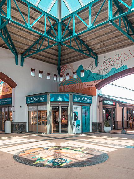 Cascavelle Shopping Mall - Shopping in Flic en Flac