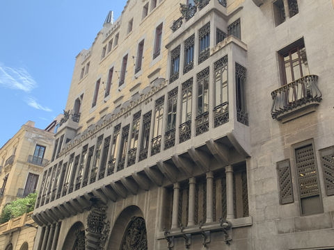 Barcelona Is Calling: Iconic Sights & Epic Vibes 🇪🇸🔥 Barcelona Is Calling: Iconic Sights & Epic Vibes 🇪🇸🔥