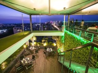 Maple Leaf Magic🍽️ Best western eating 😁