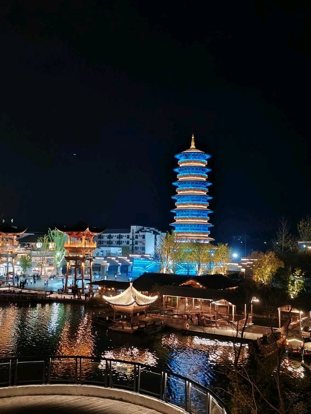 Wunvzhou: Dreamlike Water Town Night